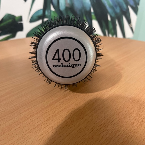 🎀Cricket Professional Large Round Black and Silver Hair Styling Brush😍 - Picture 2 of 4